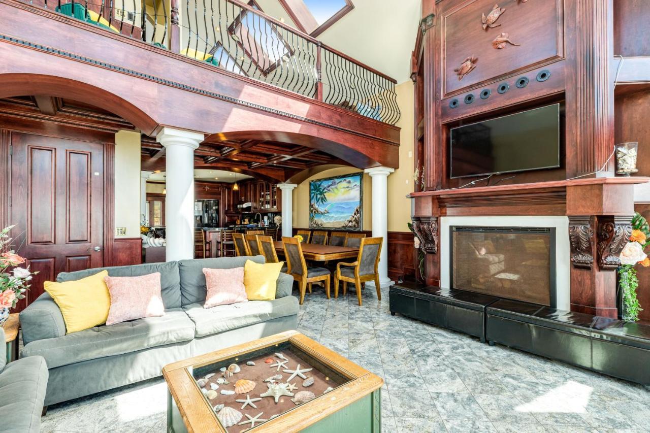 Oceanfront Seascape Holiday home *