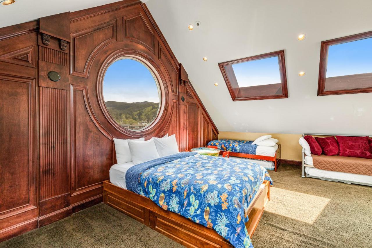 Oceanfront Seascape Holiday home