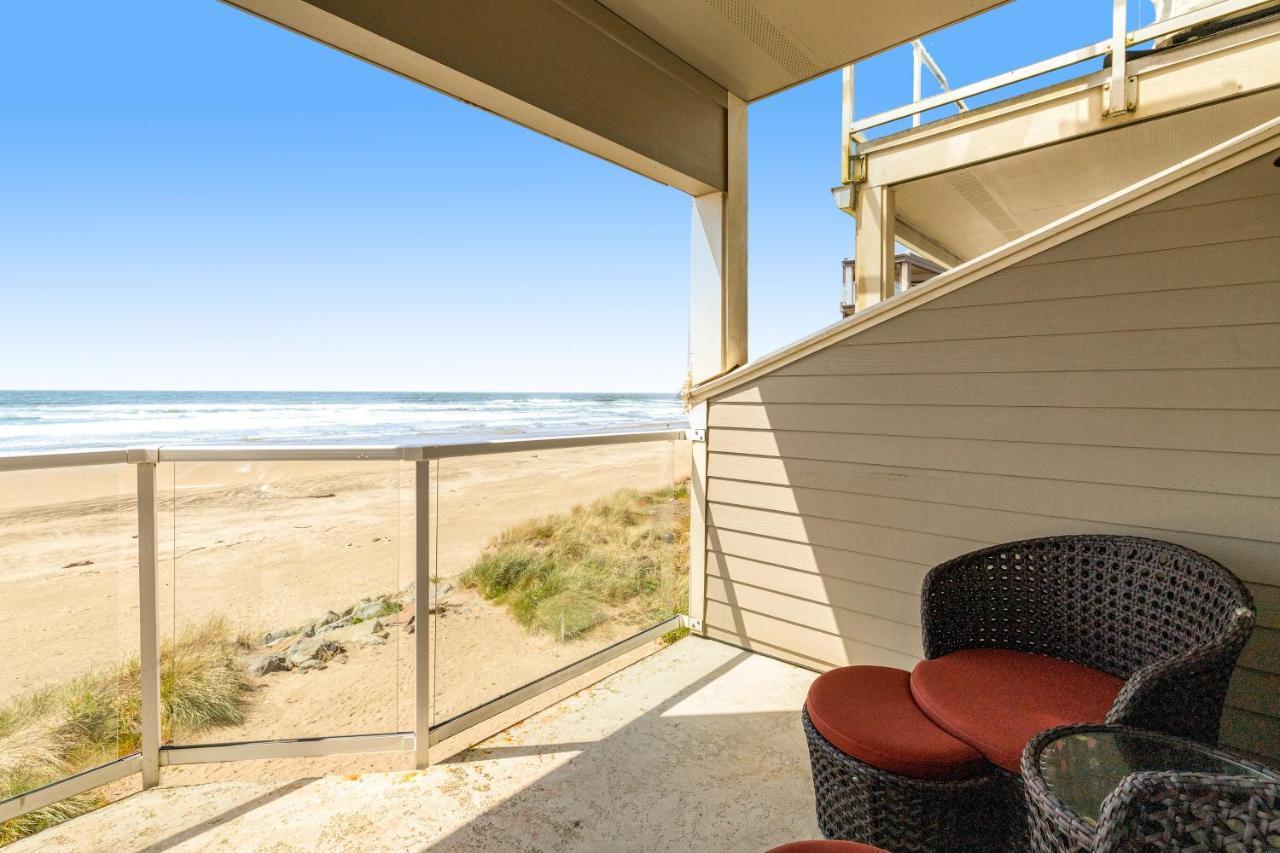 Oceanfront Seascape Holiday home